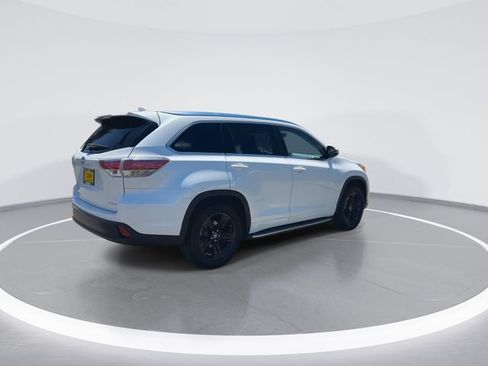 Used 2016 Toyota Highlander Limited Platinum FWD image 8