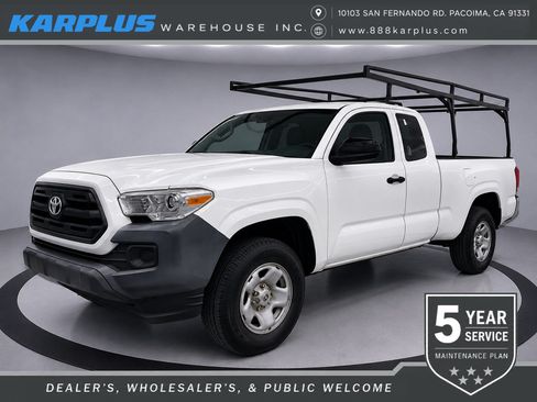 Used 2017 Toyota Tacoma SR RWD image 1