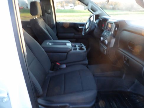 Used 2025 GMC Sierra 1500 Pro w/ Pro Value Package image 9