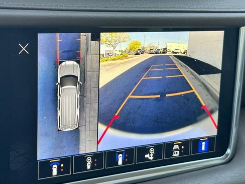 Used 2022 GMC Yukon XL Denali image 13