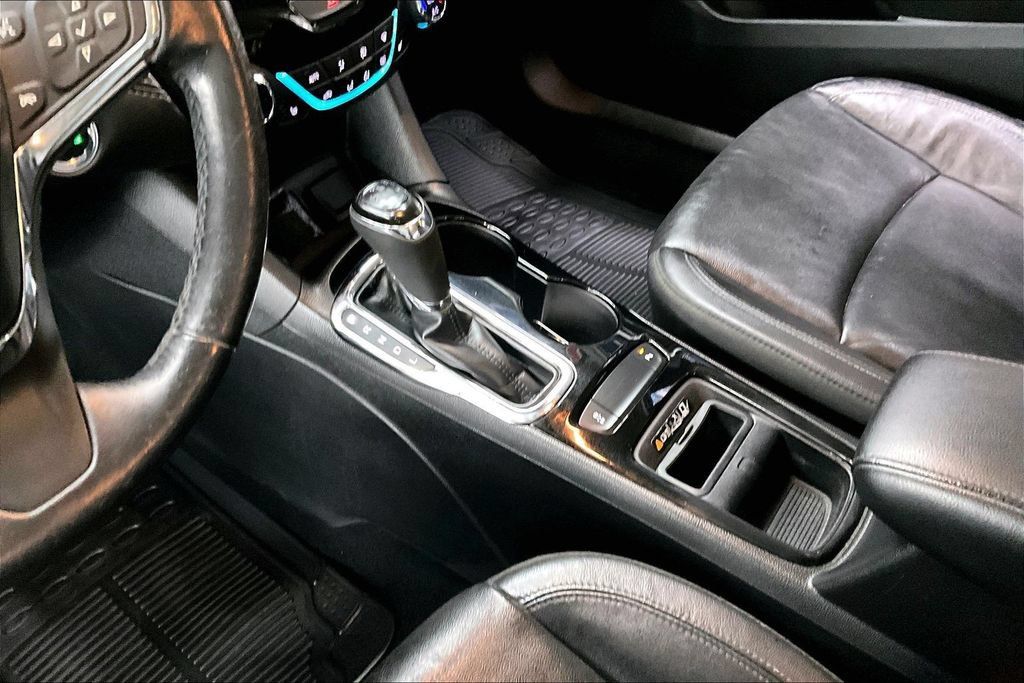 Used 2018 Chevrolet Cruze Premier w/ Enhanced Convenience Package FWD image 18
