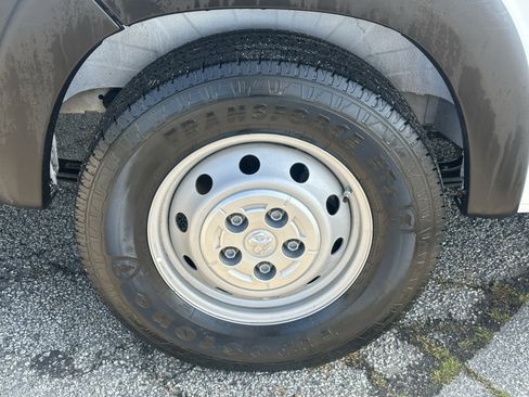 Used 2023 RAM ProMaster 3500 w/ Driver Convenience Group image 19