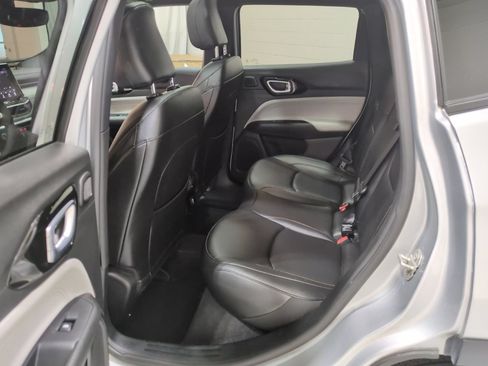 Used 2024 Jeep Compass Limited w/ Sun and Sound Group AWD/4WD image 13