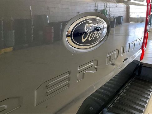 Used 2024 Ford F250 Lariat w/ Lariat Ultimate Package AWD/4WD image 31