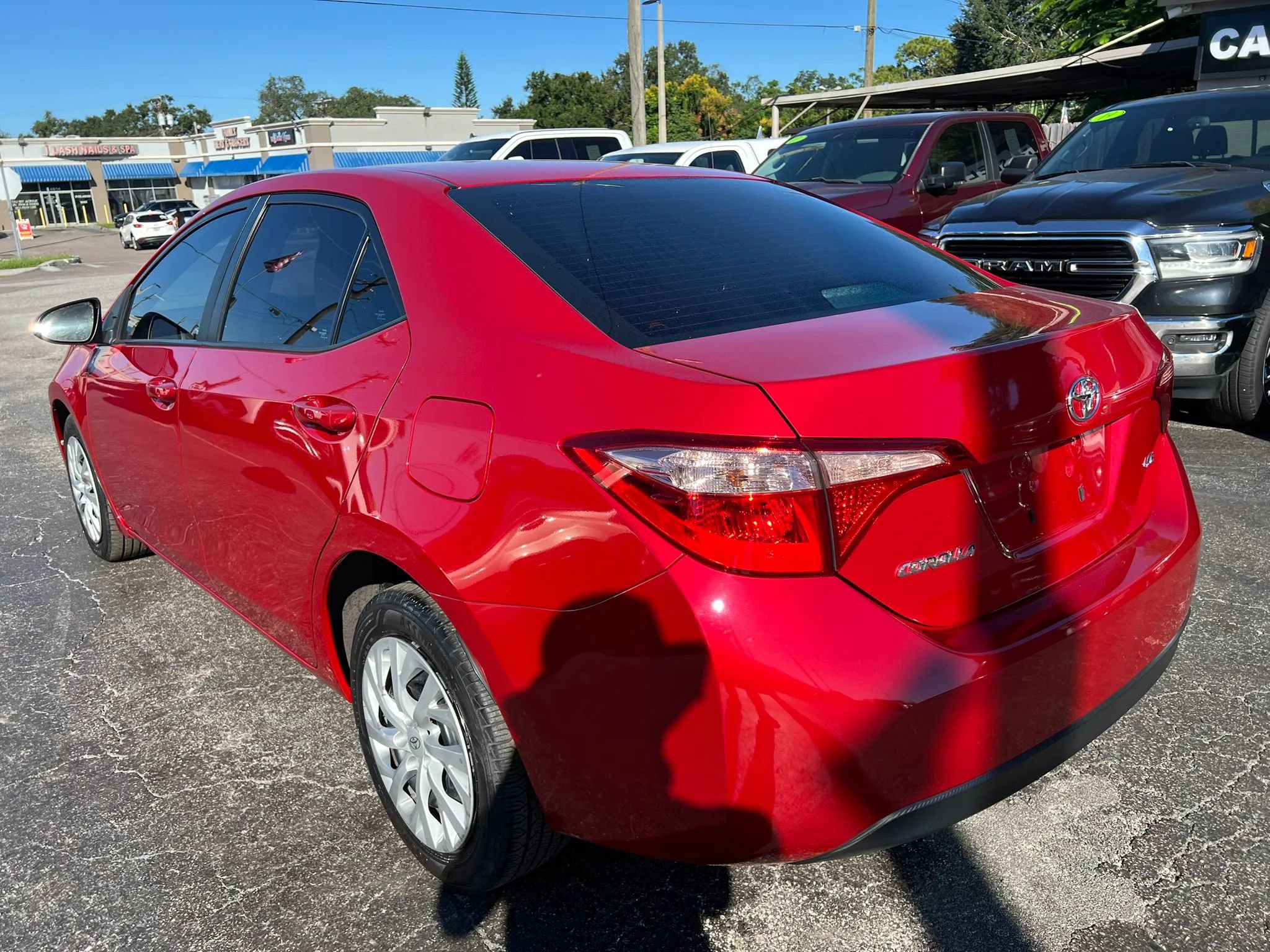 Used 2017 Toyota Corolla LE FWD image 5