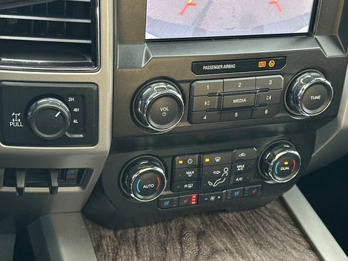 Used 2019 Ford F350 Lariat w/ Lariat Ultimate Package image 19