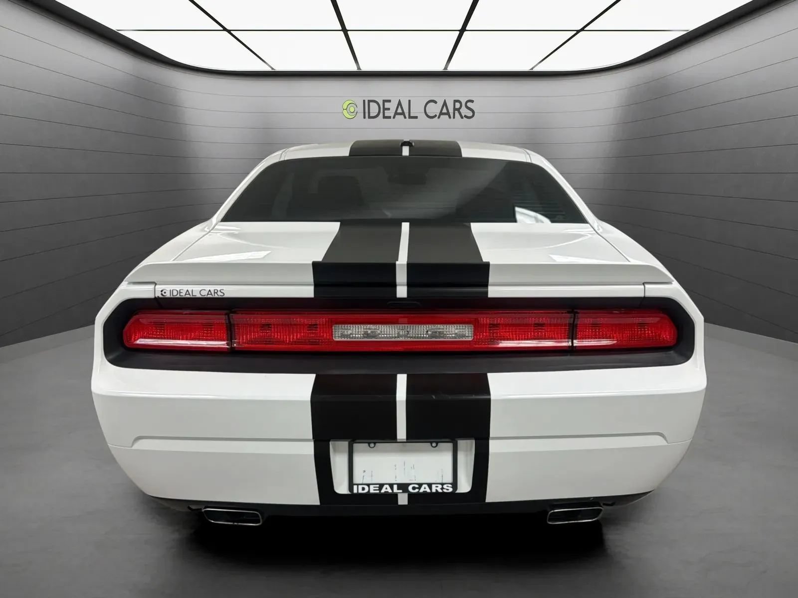 Used 2012 Dodge Challenger SXT RWD image 6