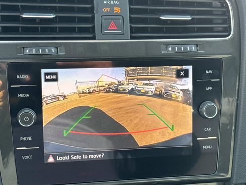 Used 2018 Volkswagen Golf Alltrack SEL image 26