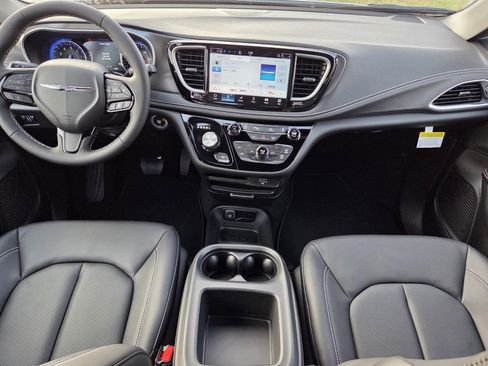 New 2026 Chrysler Pacifica Select w/ S Appearance Package image 13