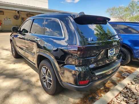 Used 2017 Jeep Grand Cherokee Limited w/ Luxury Group II image 3