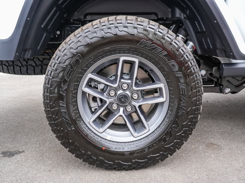 New 2026 Jeep Gladiator Mojave image 13
