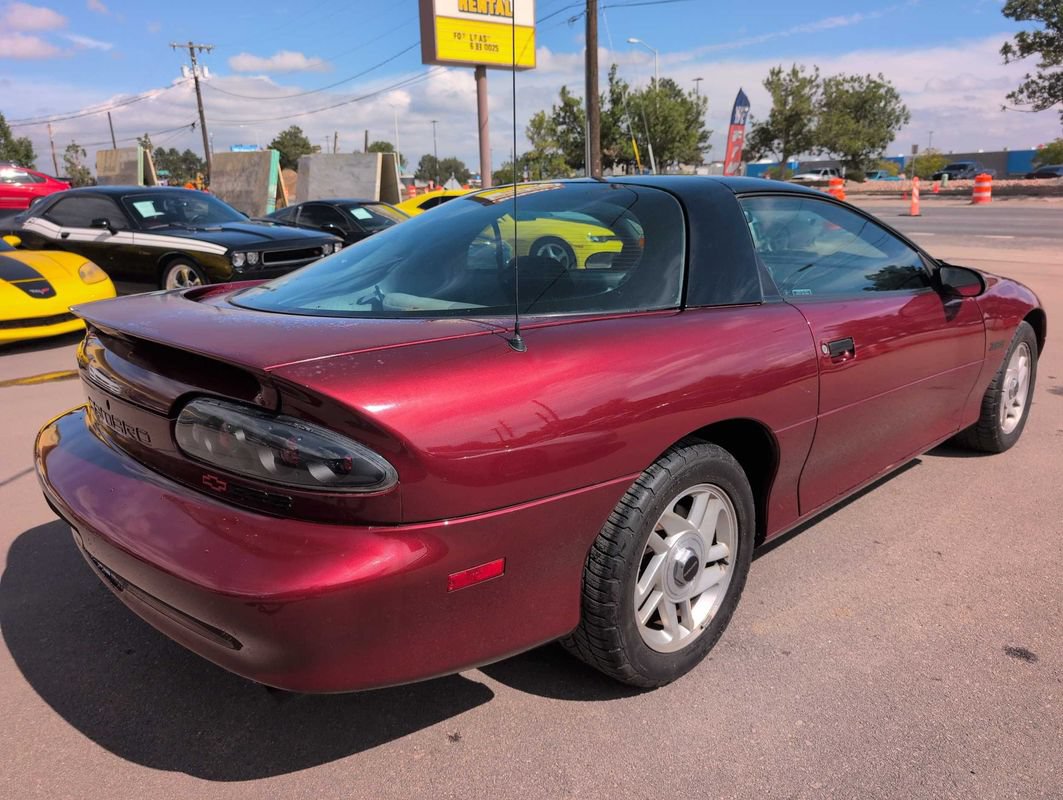Used 1994 Chevrolet Camaro Z28 RWD image 7