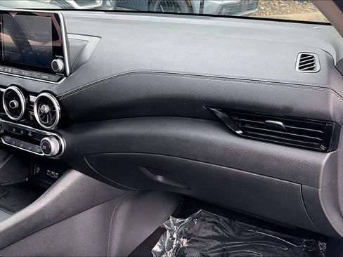 Used 2024 Nissan Sentra SV FWD image 18