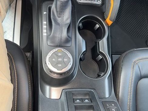 Used 2022 Ford Bronco Badlands w/ Sasquatch Package image 13