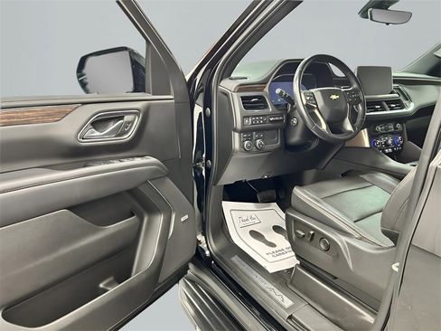 Used 2022 Chevrolet Suburban High Country image 9