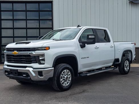 Used 2026 Chevrolet Silverado 2500 LT AWD/4WD image 1
