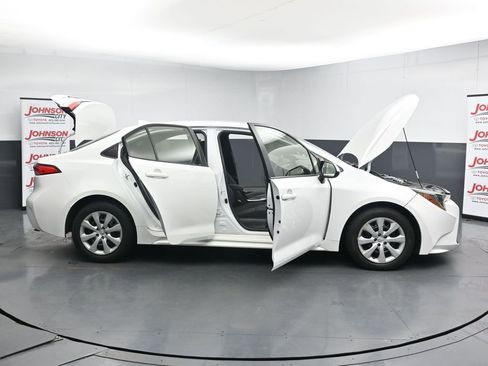 Used 2022 Toyota Corolla LE FWD image 44
