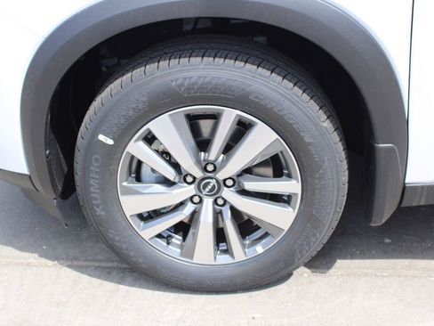 New 2026 Nissan Pathfinder SL AWD/4WD image 8