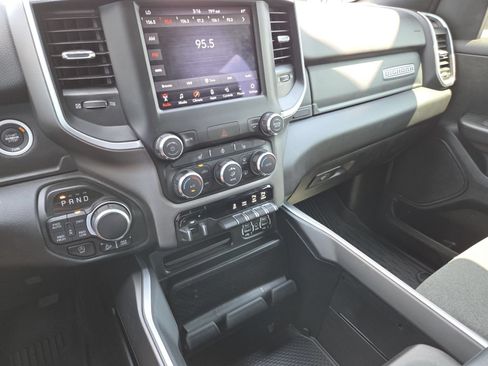 Used 2020 RAM 1500 Big Horn AWD/4WD image 30