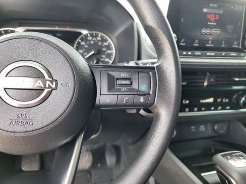 Used 2022 Nissan Rogue SV AWD/4WD image 16