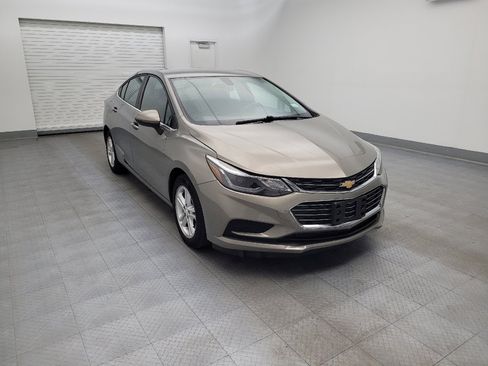 Used 2017 Chevrolet Cruze LT w/ Convenience Package image 13