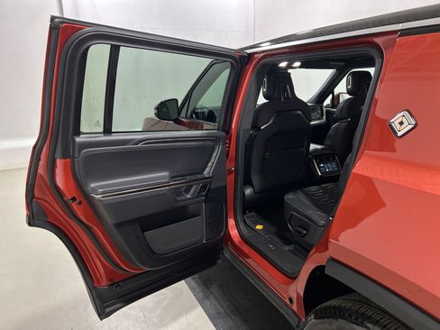 Used 2022 Rivian R1S Launch Edition AWD/4WD image 17