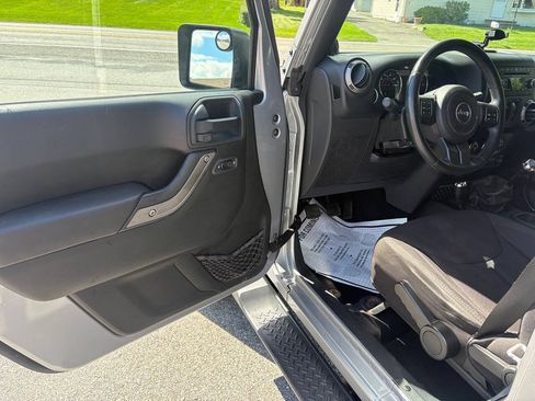 Used 2014 Jeep Wrangler Unlimited Sport w/ Quick Order Package 23S AWD/4WD image 8