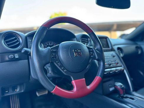 Used 2014 Nissan GT-R Black Edition image 22