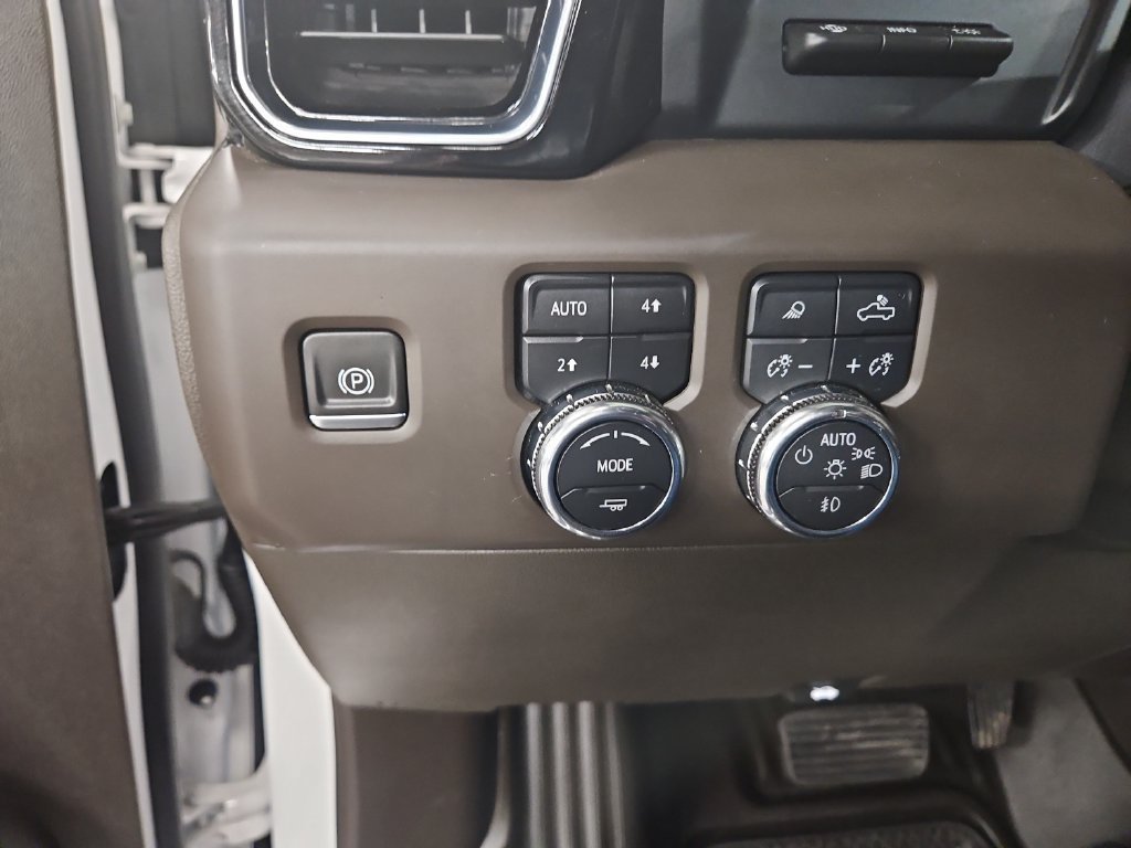 Used 2023 GMC Sierra 1500 Denali w/ Denali Reserve Package AWD/4WD image 18