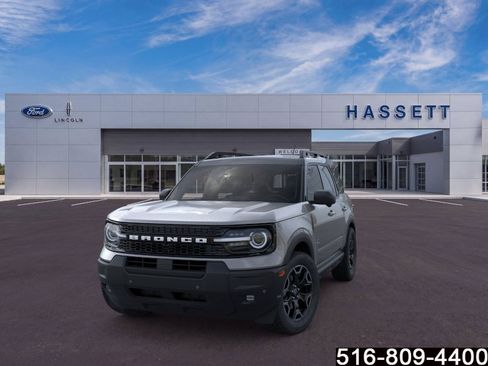 Used 2025 Ford Bronco Sport Outer Banks w/ Outer Banks Tech Package+ AWD/4WD image 2