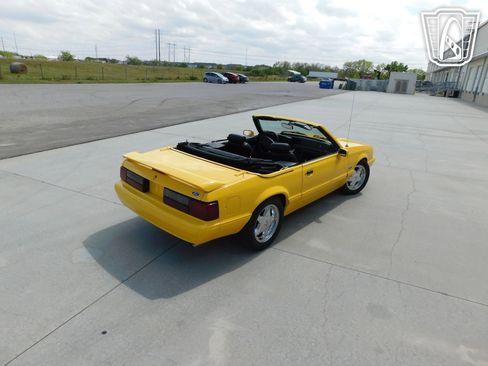 Used 1993 Ford Mustang LX image 15