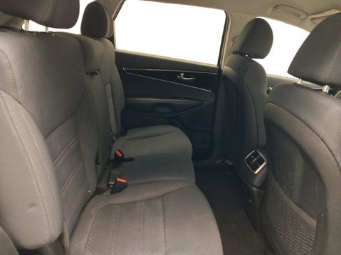 Used 2020 Kia Sorento L FWD image 19