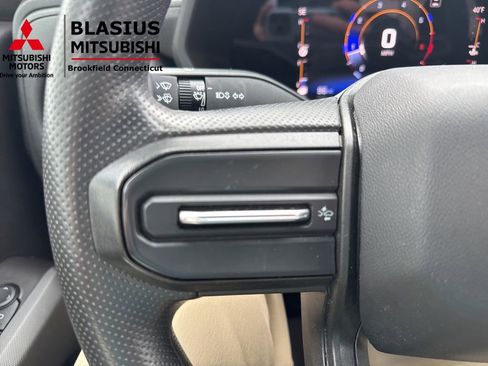 Used 2023 Chevrolet Colorado W/T image 22