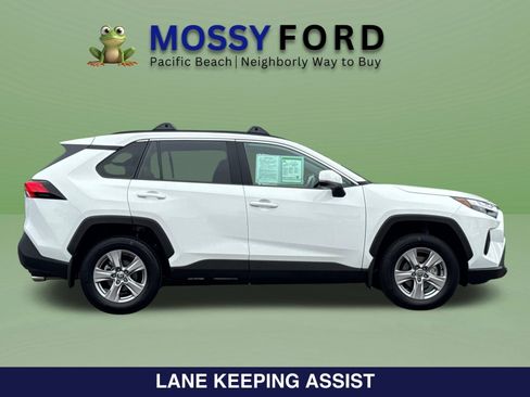 Used 2025 Toyota RAV4 XLE AWD/4WD image 4