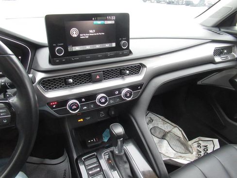 Used 2023 Acura Integra Base 4dr Liftback image 32