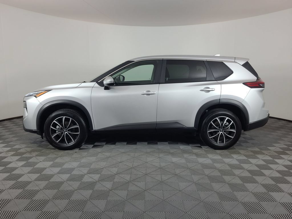 Used 2025 Nissan Rogue SV FWD image 6