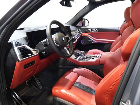 Used 2025 BMW X5 M Competition w/ Executive Package image 32