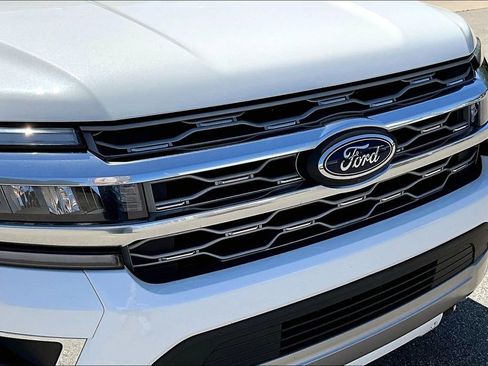 Used 2023 Ford Expedition Platinum image 35