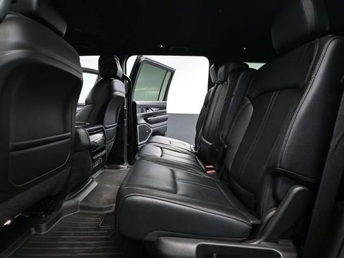 Used 2022 Jeep Wagoneer Series I image 42