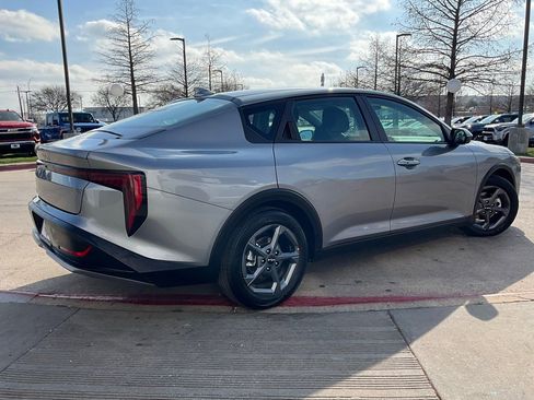 Used 2025 Kia K4 LXS image 6