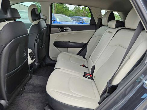 Used 2023 Kia Sportage EX FWD image 14