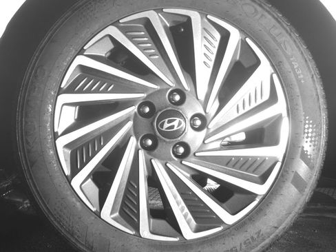 Used 2025 Hyundai Sonata SEL FWD image 14