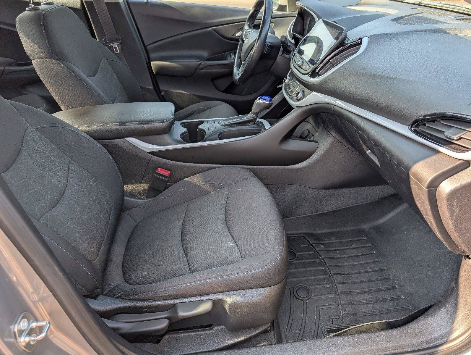 Used 2017 Chevrolet Volt LT FWD image 39