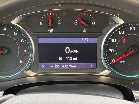 Used 2022 Chevrolet Traverse LT image 26