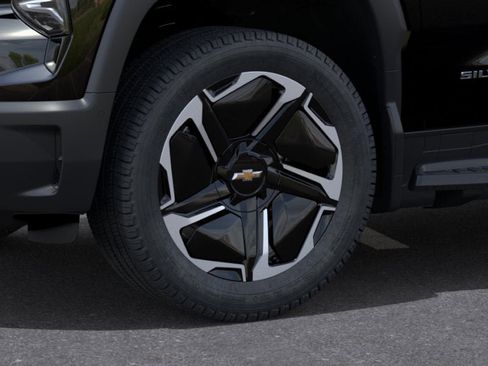 New 2026 Chevrolet Silverado EV LT w/ Premium Package AWD/4WD image 9