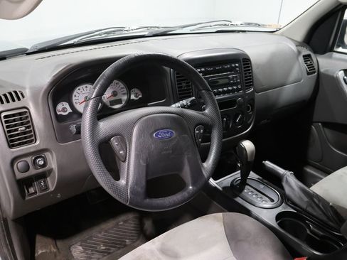 Used 2007 Ford Escape XLS image 14