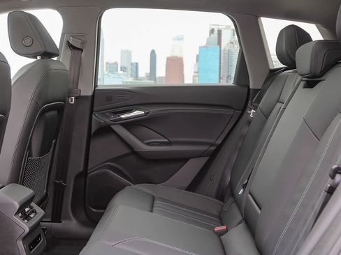 Used 2025 Audi Q6 e-tron Premium w/ Convenience Package image 19