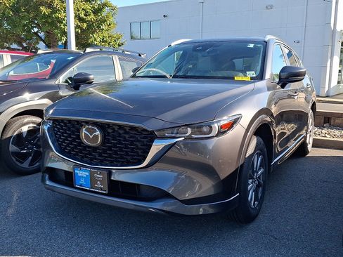 Used 2024 MAZDA CX-5 AWD 2.5 S w/ Preferred Package image 3