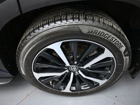 Used 2021 Toyota Highlander XSE image 15