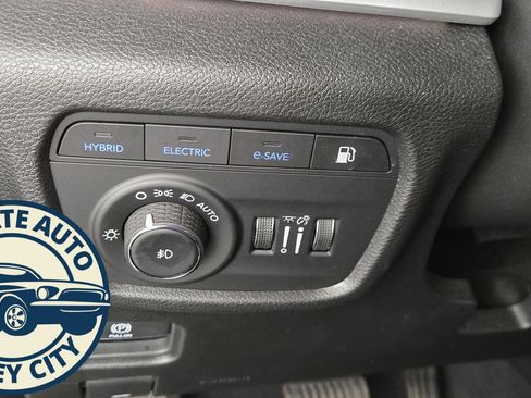 Used 2022 Jeep Grand Cherokee Limited 4xe image 20